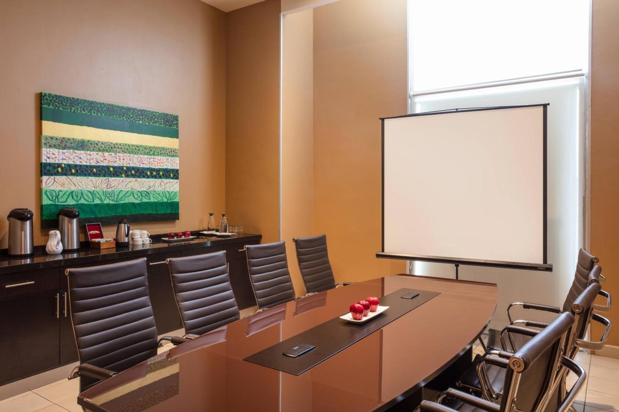 Courtyard By Marriott Queretaro Hotel Exterior photo