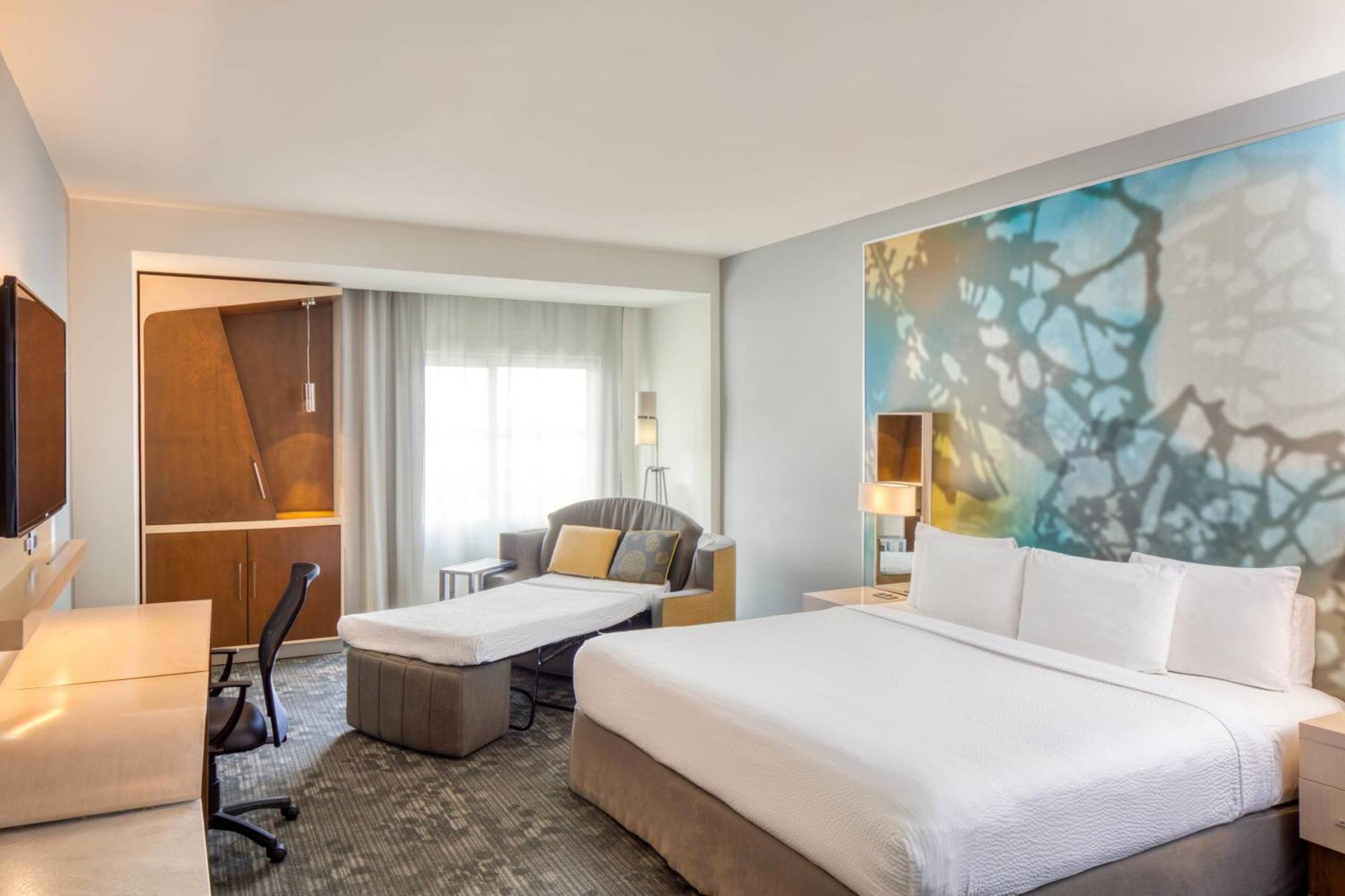 Courtyard By Marriott Queretaro Hotel Exterior photo