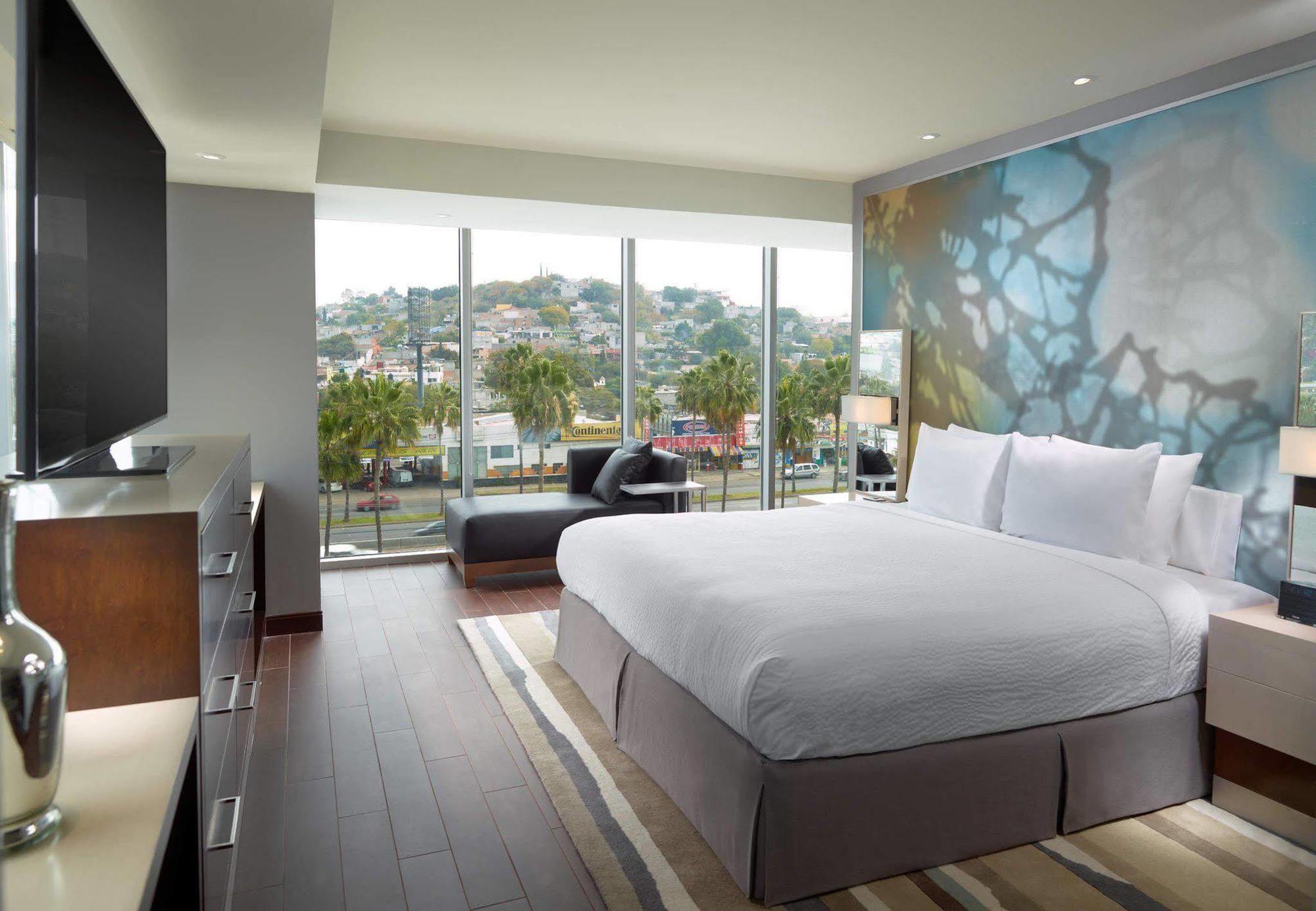 Courtyard By Marriott Queretaro Hotel Exterior photo
