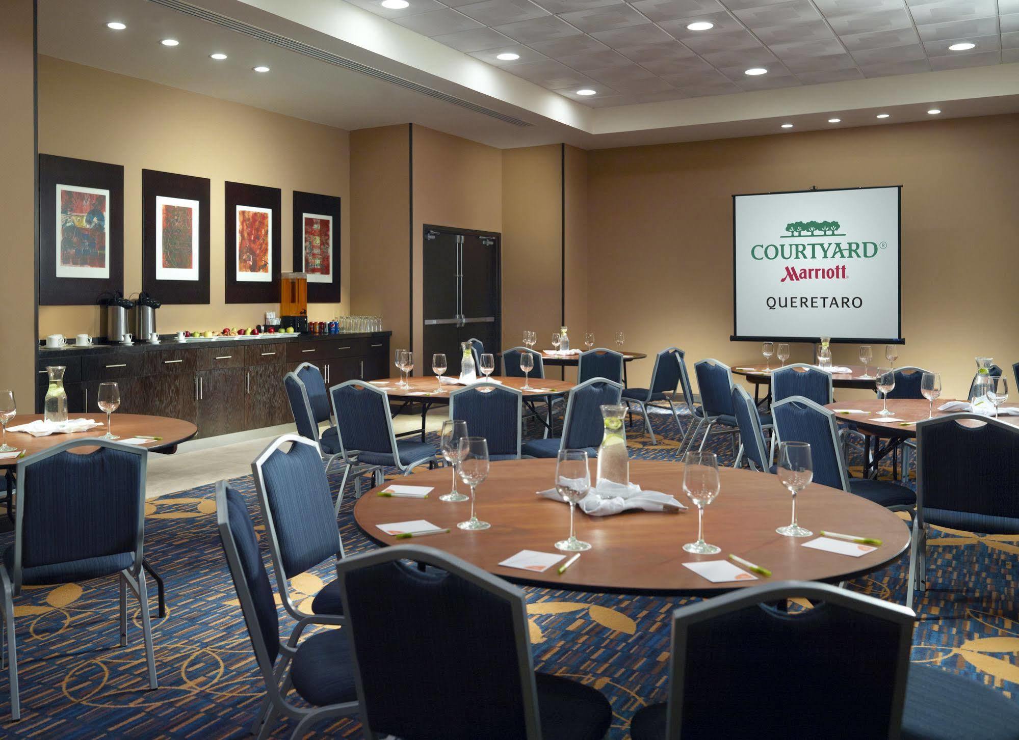 Courtyard By Marriott Queretaro Hotel Exterior photo